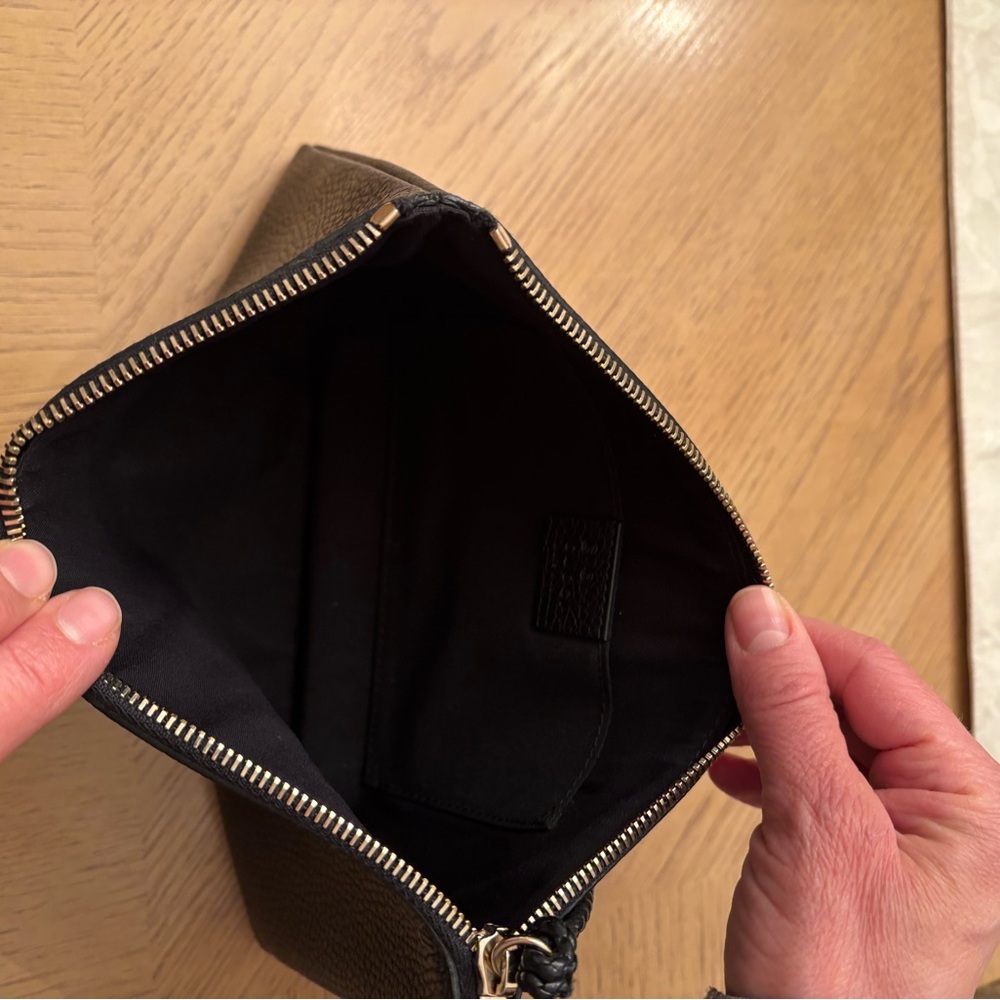 Gucci black  pebbled leather large clutch new - Picture 6 of 9